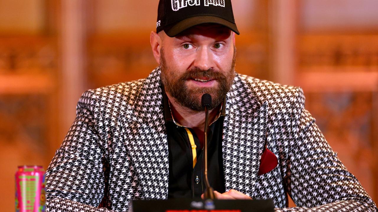 Tyson Fury v rozhovore pre médiá pred zápasom s Oleksandrom Usykom.