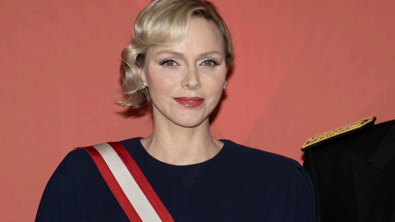 Princezná Charlene z Monaka len málokedy vyčnieva z radu, pokiaľ ide o jej módny štýl a vkus. Manželka princa Alberta volí vždy lichotivé strihy, príjemné farby a zdôraznenú ženskú siluetu, čím si roky upevňuje svoj status ikony kráľovského štýlu.
