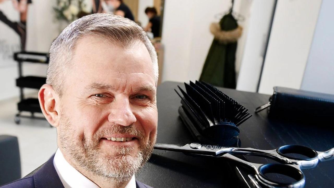 Na fotokoláži prezident Peter Pellegrini, v pozadí kadernícky salón.