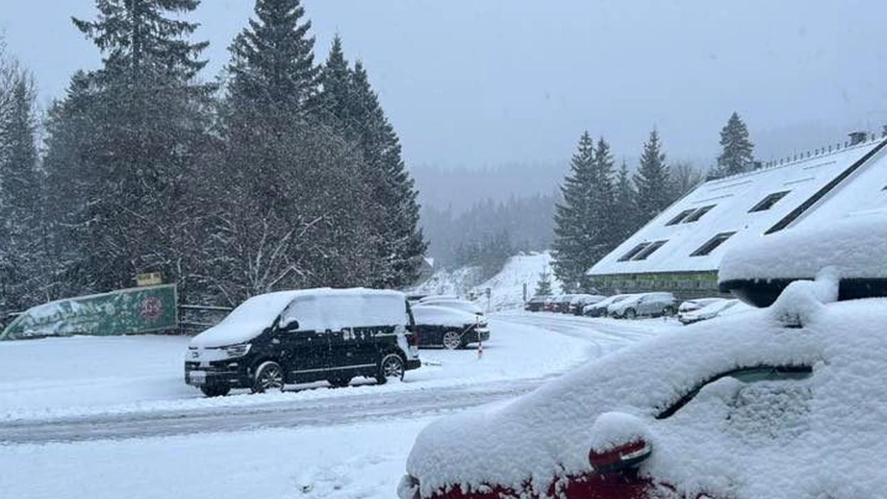 Nedeľňajšie ráno nás prenieslo v čase. Kým včera panovala na Slovensku jar s teplotami lokálne až nad +20 °C, tak dnes sme sa ocitli niekde úplne inde.