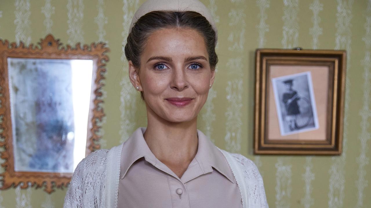Magda Lepáčková (Monika Szabó)