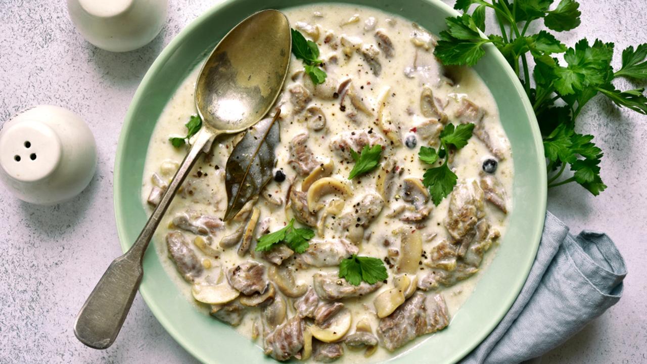 Stroganov s hríbami nezaťaží žalúdok.