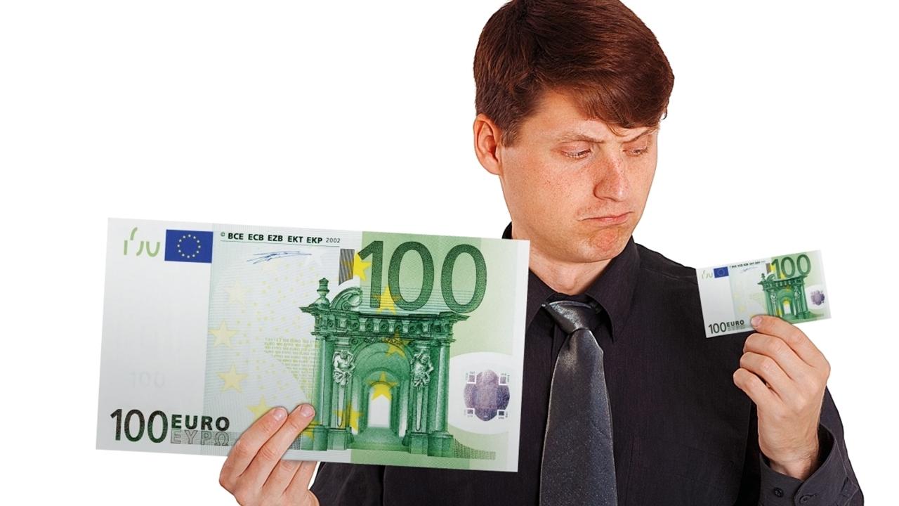Priemerný slovenský zárobok je oproti platom v iných krajinách dosť mizerný. Ešte aj o ňom však môže väčšina Slovákov len snívať, lebo na výplatu nedostanú ani len toľko.