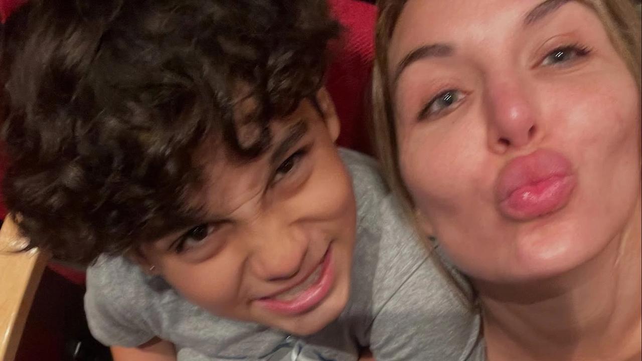 Clare McCann so svojim milovaným synom, ktorému sa snaží navrátiť život.