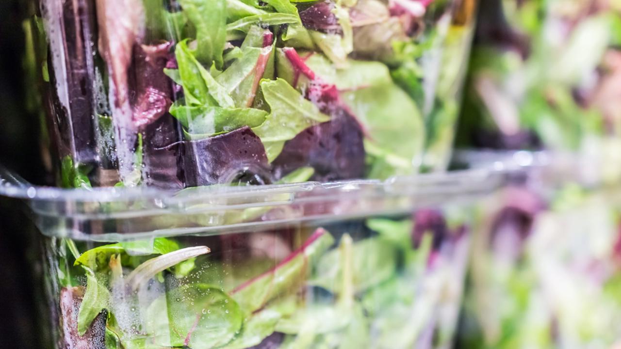 Vo všeobecnosti sa zelené potraviny považujú za zdravšie a ekologickejšie ako živočíšne produkty. Preferovanie vegetariánskej stravy je dobré pre naše zdravie, životné prostredie a je aj „trendy“. Je však balená zelená skutočne taká zdravá? 