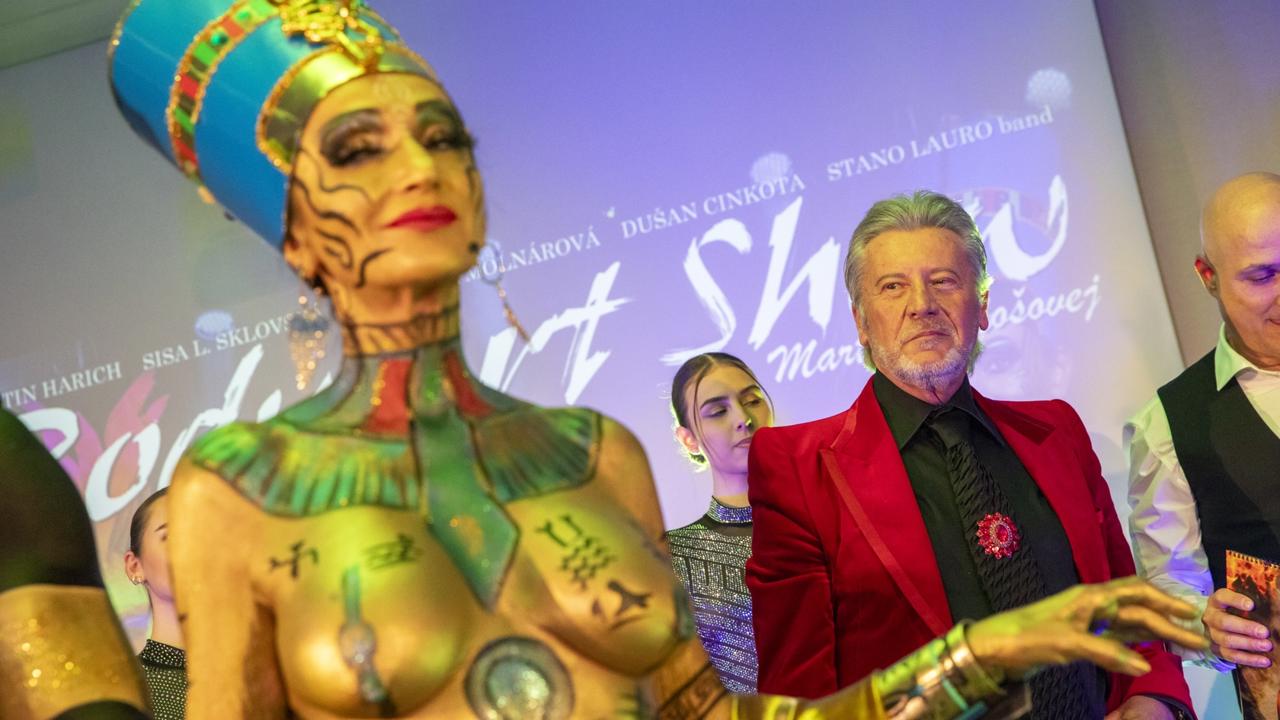 Na snimke je  Sisa Lelkeš Sklovská a  Juraj Lelkeš   na akcii Body Art Show Marty Gajdošovej.