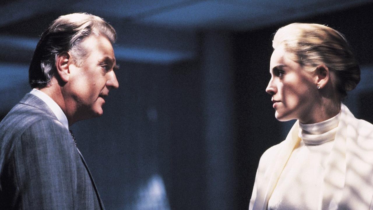 Denis Arndt a Sharon Stone vo filme Basic Instinct.