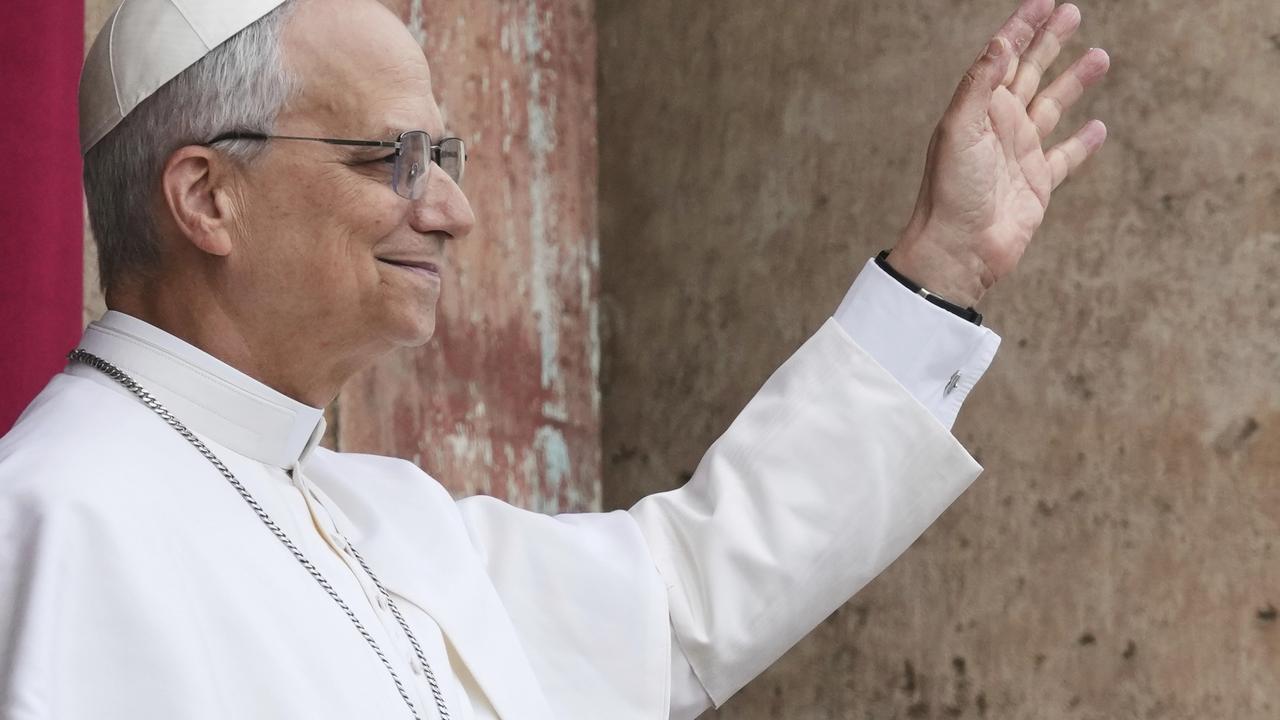 Mierové rokovania medzi Ruskom a Ukrajinou by sa mohli konať vo Vatikáne, oznámil v piatok vatikánsky štátny tajomník kardinál Pietro Parolin, podľa ktorého pápež Lev XIV. v prípade potreby poskytne Vatikán ako miesto na takého rozhovory.