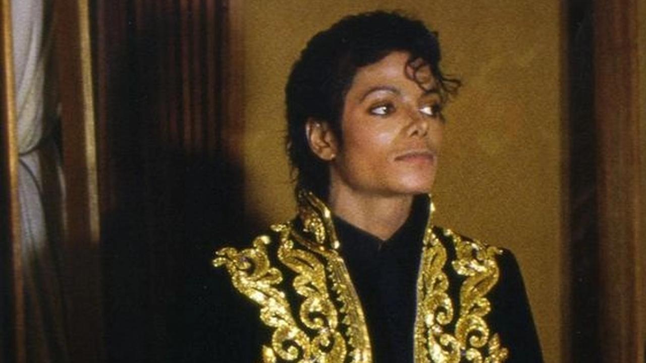 Michael Jackson v bunde sólo.