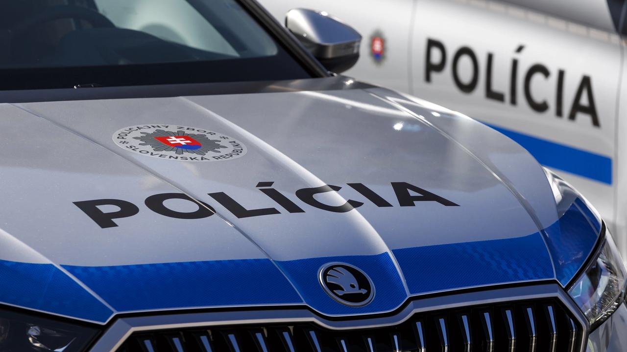 Na snímke nový dizajn polepu policajných vozidiel, ktoré predstavilo Ministerstvo vnútra SR v Bratislave 7. marca 2025. FOTO TASR - Dano Veselský