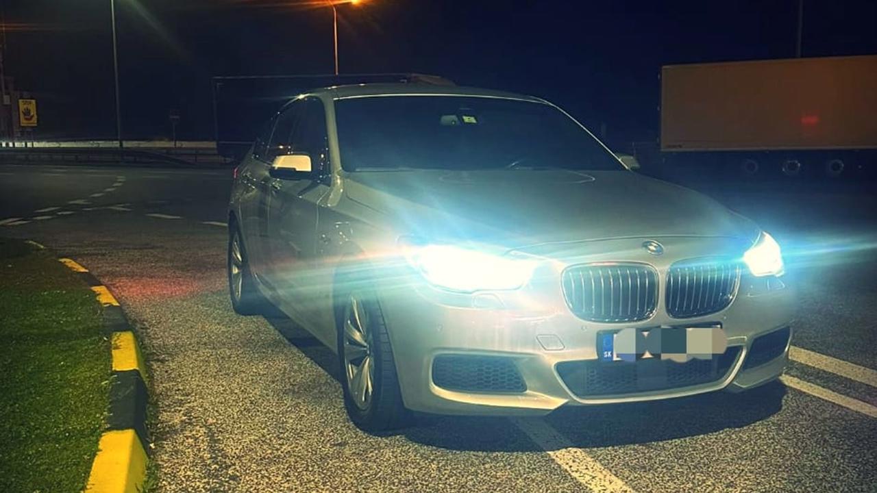 Bratislavskí diaľniční policajti neverili vlastným očiam, keď zastavili v priebehu tohto týždňa vozidlo zn. BMW na diaľnici D1.