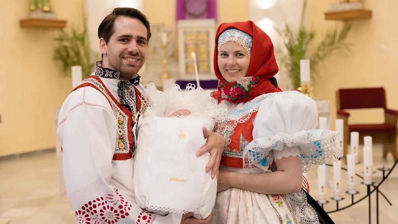 Filip Šebesta krstil dcérku Amálku.