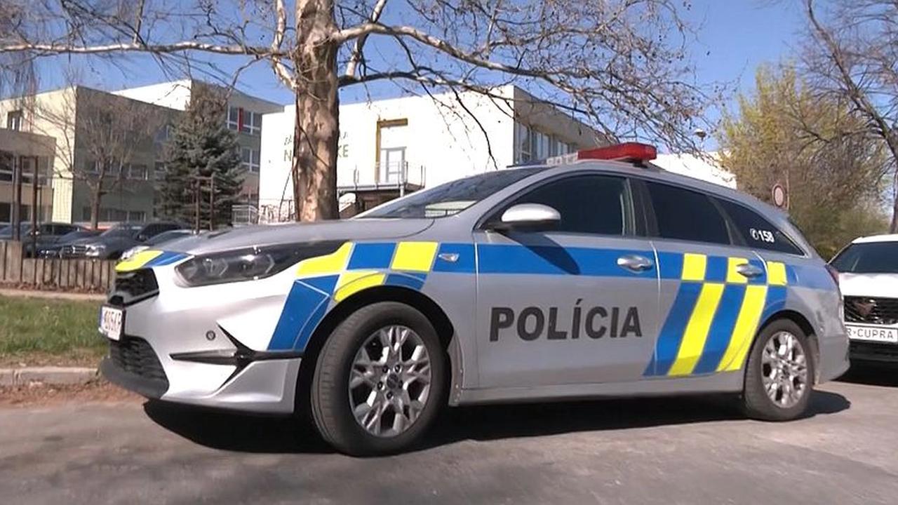 Len 15-ročný žiak sa na základnej škole na Hôrke v Nitre vyhrážal svojim spolužiakom. V budove zasahovala polícia.