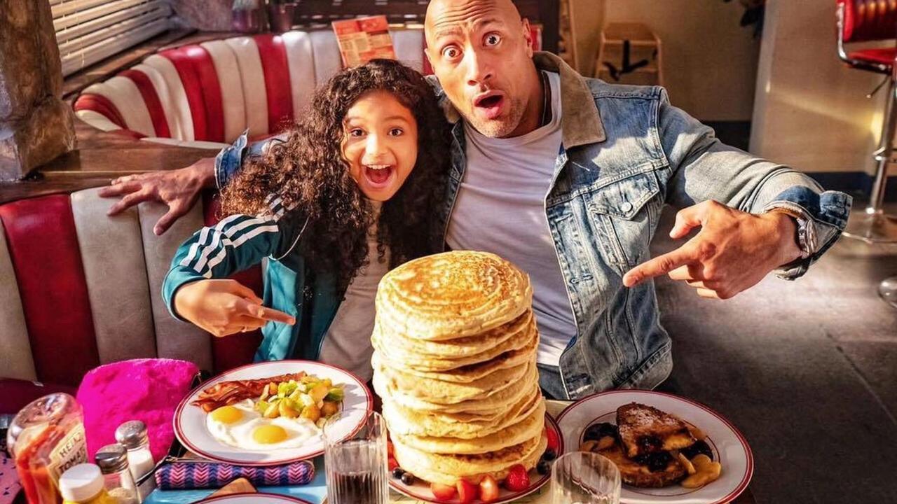Sladké raňajky podľa muža s najsexi telom: "The Rock" robí palacinky takto!