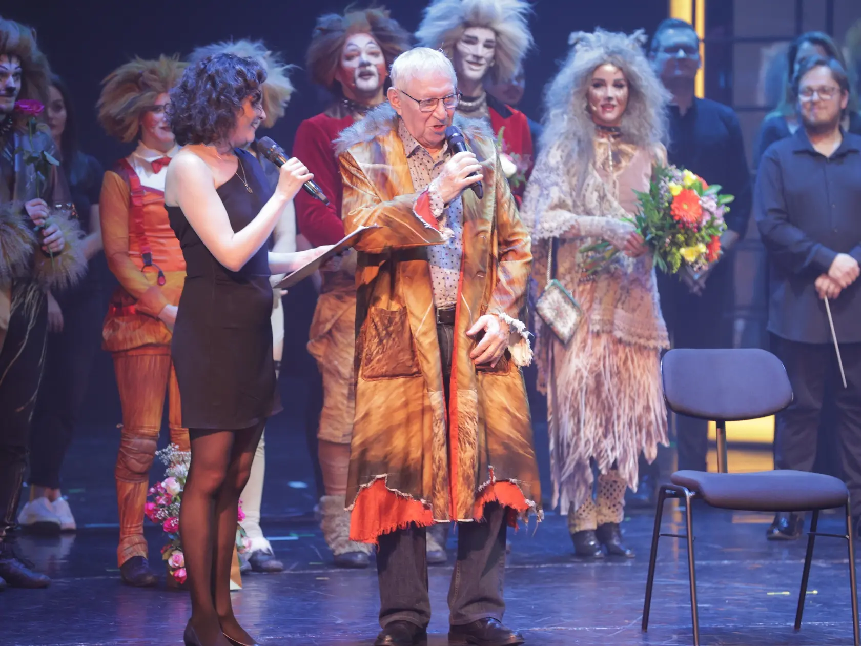 Herec Karol Čálik oslávil okrúhlu 80-ku po predstavení Mačky v divadle Nová Scéna.