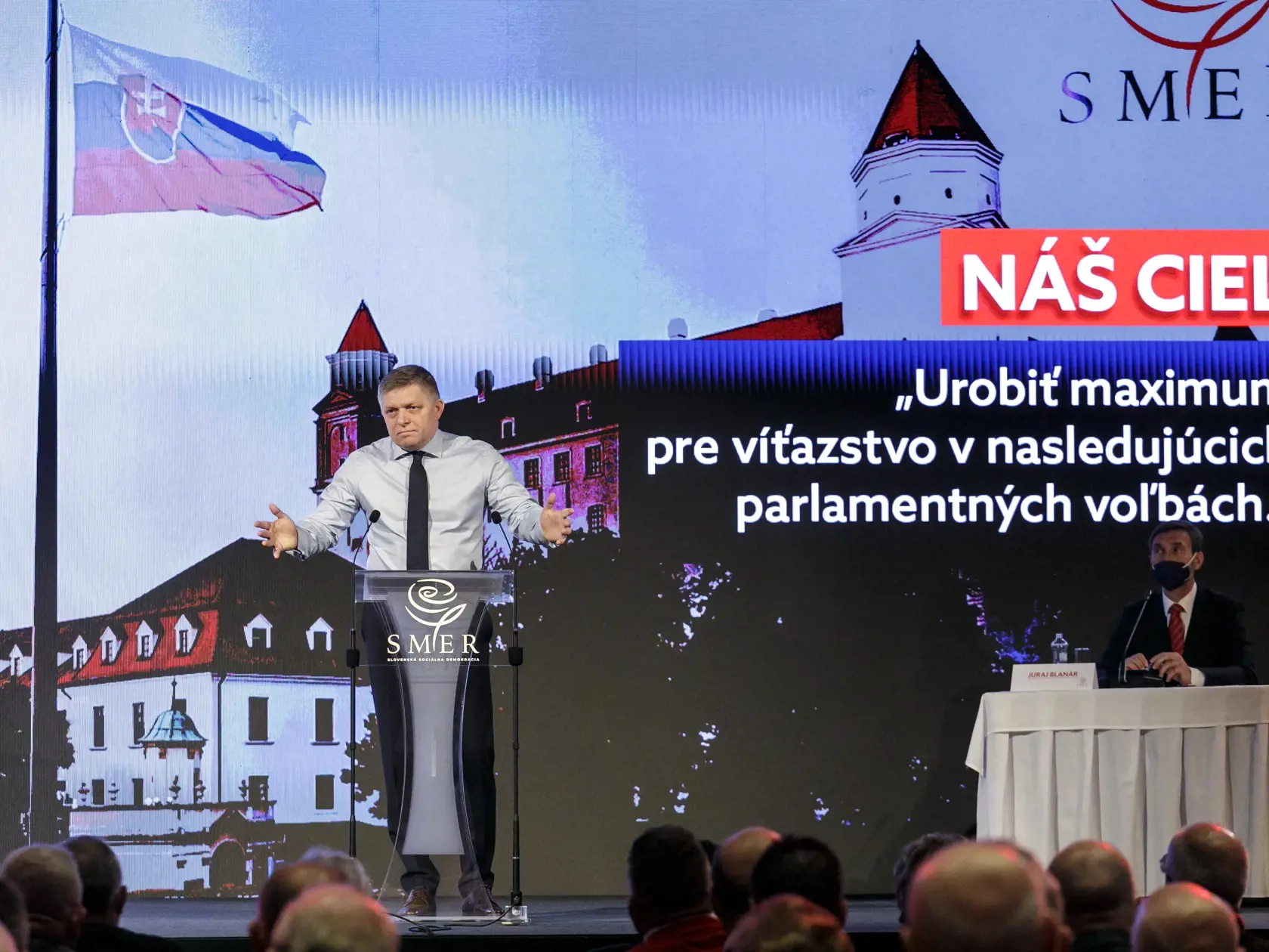 Na snímke predseda strany Smer – SD Robert Fico počas pracovného snemu strany Smer – SD v Bratislave 17. novembra 2021. FOTO TASR – Dano Veselský