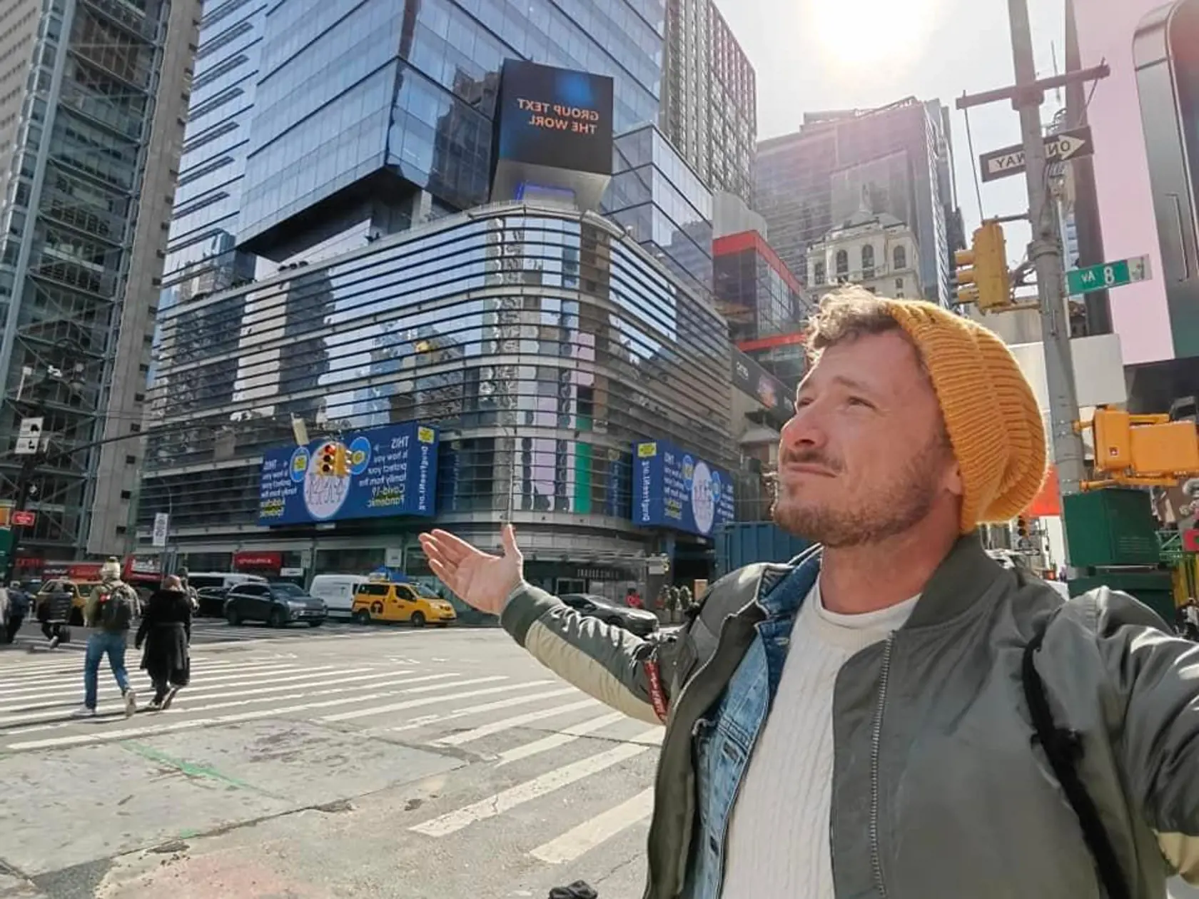 V New Yorku už Milan bol, ale teraz tam doplával loďou.