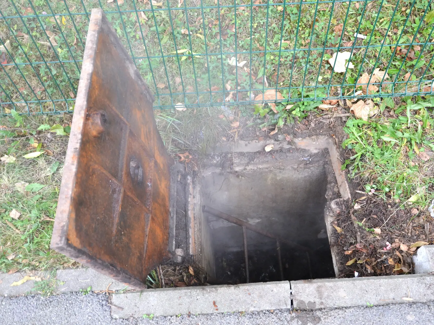 Po zemetrasení pracovali aj na poruche teplovodu.