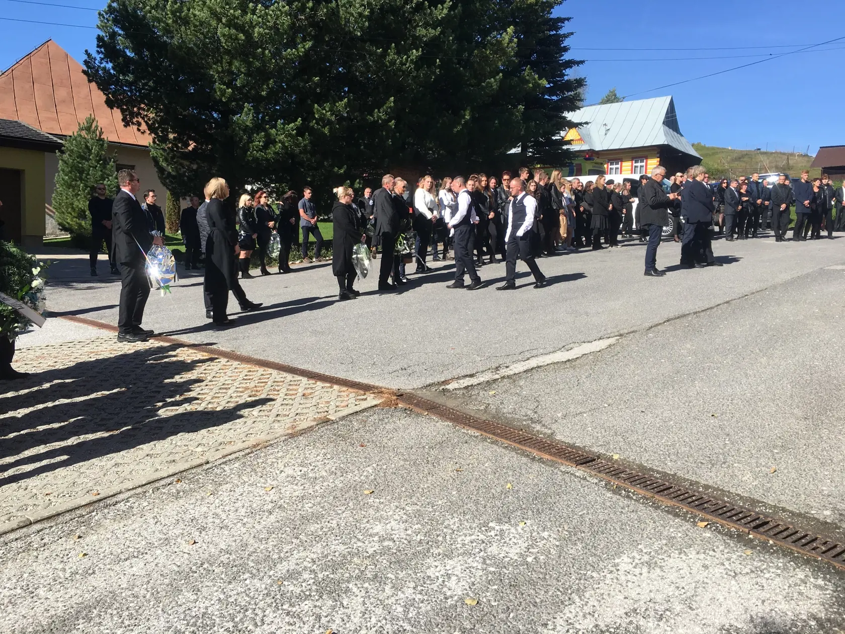 S Marekom sa prišli rozlúčiť stovky ľudí. 