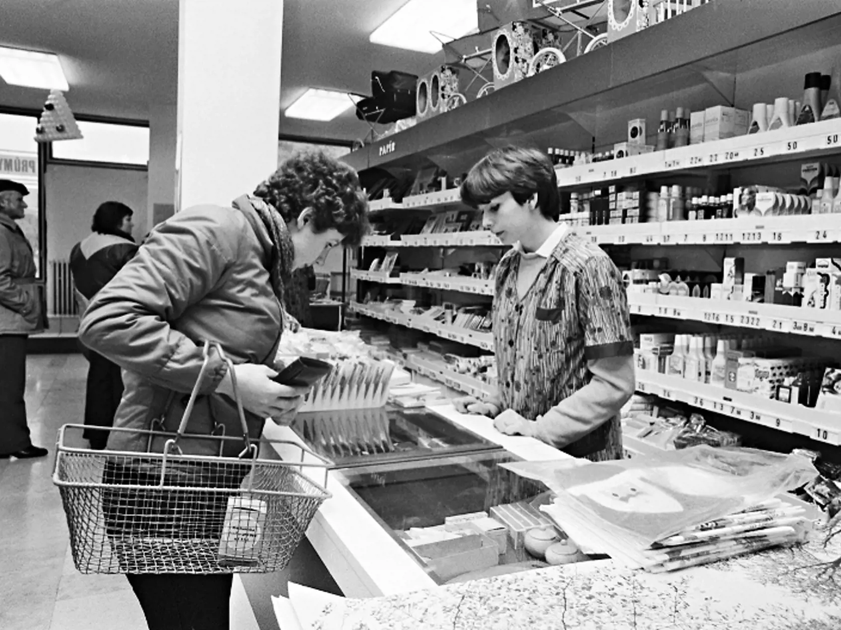 Pohľad do minulosti : Takto vyzerala
socialistická drogéria v roku 1985.