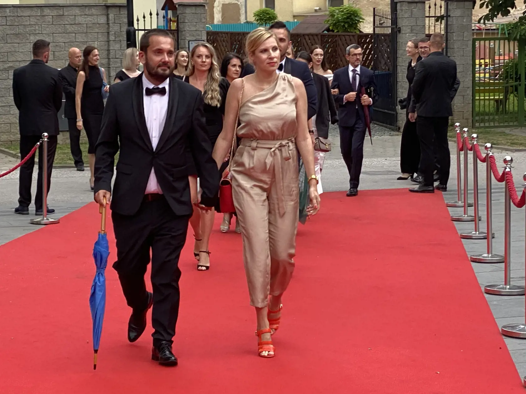 Príchod hostí na záverečný ceremoniál 30. ročníka medzinárodného festivalu Art Film Košice, na ktorom odovzdali ceny držiteľom honorárnych ocenení - Sergejovi Loznicovi, Antónii Liškovej a Marošovi Kramárovi a vyhlásili víťazov jednotlivých súťaží.