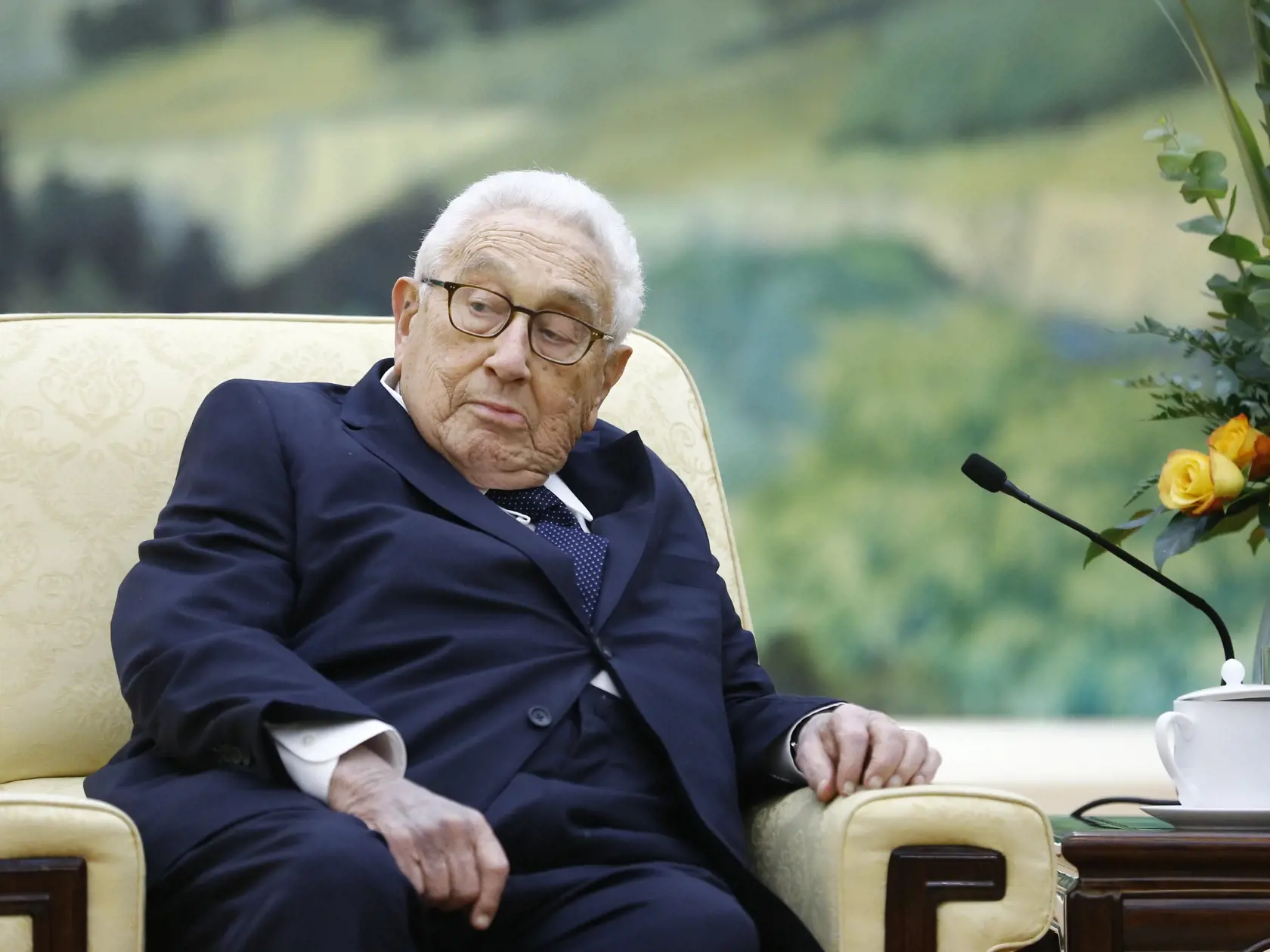 Absolútnym rekordérom a horúcim adeptom pre zubatú je 99-ročný diplomat Henry Kissinger, ktorého do rebríčka zaradili už 10-krát. Nuž, čuduj sa svete, stále je medzi živými.