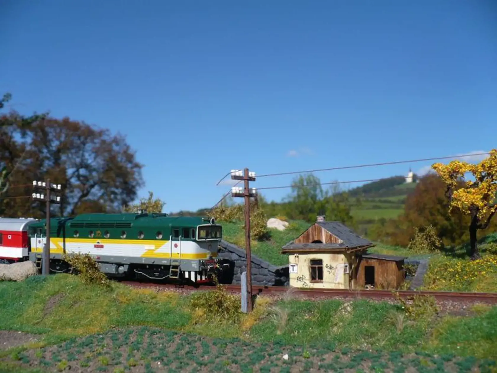 DOMČEK PRI TRATI: Aj toto je Petrovo dielo.
