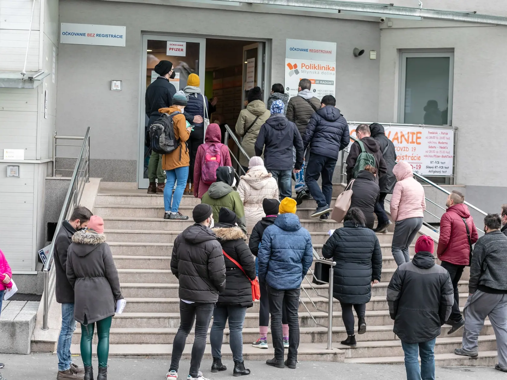 Na snímke je poliklinika v Mlynskej doline, kde sa očkuje proti Covid-19. 