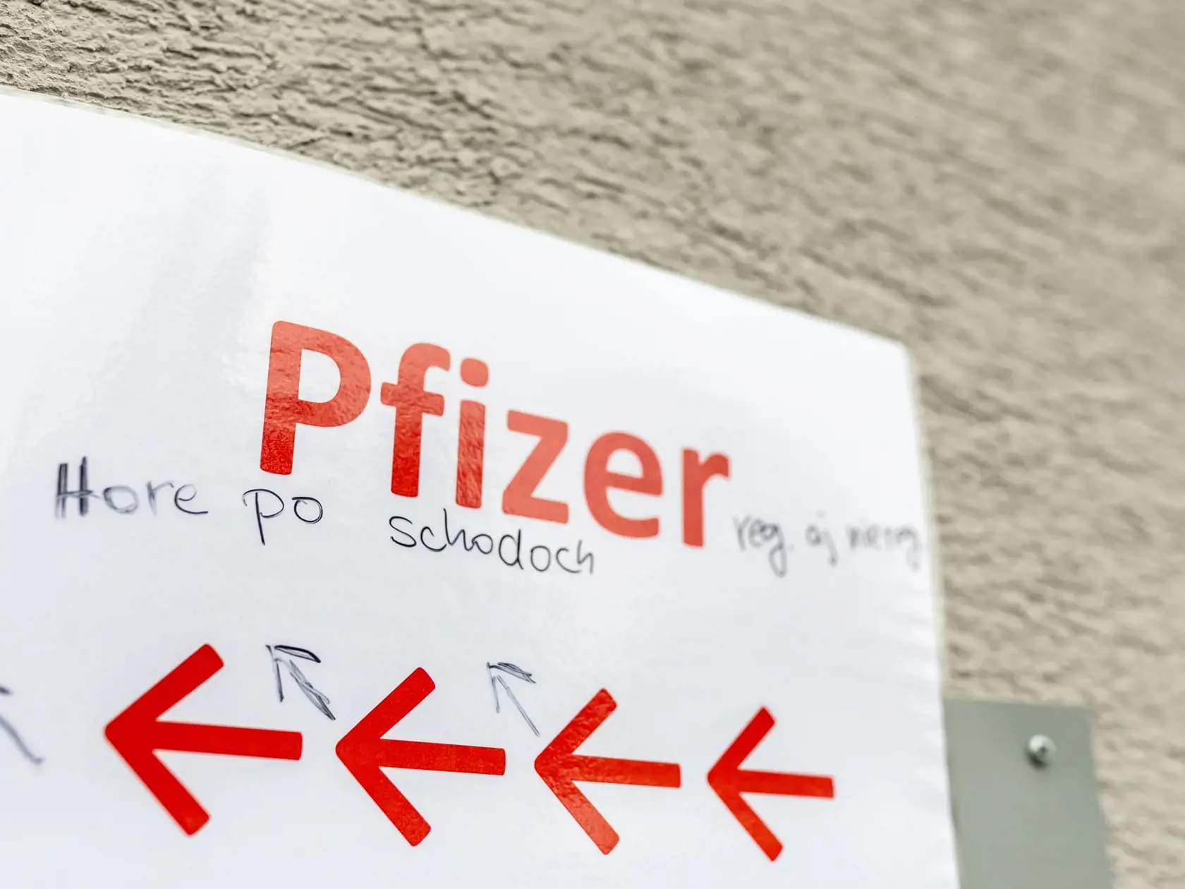 Na snímke je poliklinika v Mlynskej doline, kde sa očkuje proti Covid-19. 