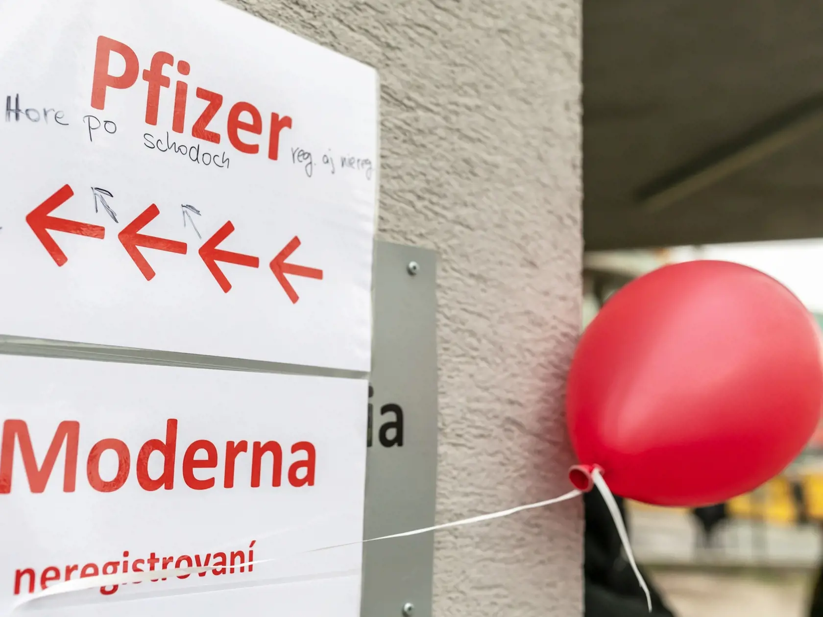 Na snímke je poliklinika v Mlynskej doline, kde sa očkuje proti Covid-19. 