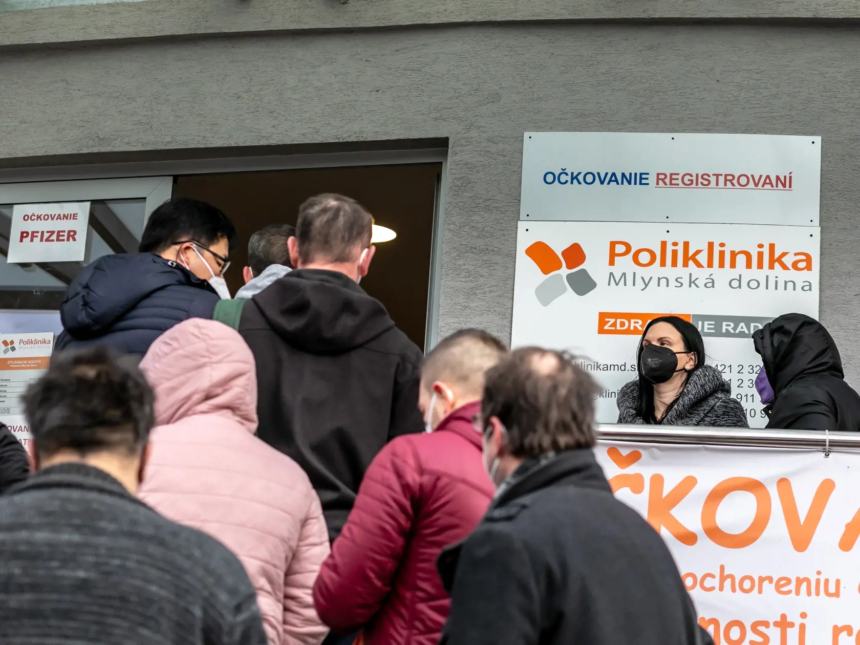 Na snímke je poliklinika v Mlynskej doline, kde sa očkuje proti Covid-19. 