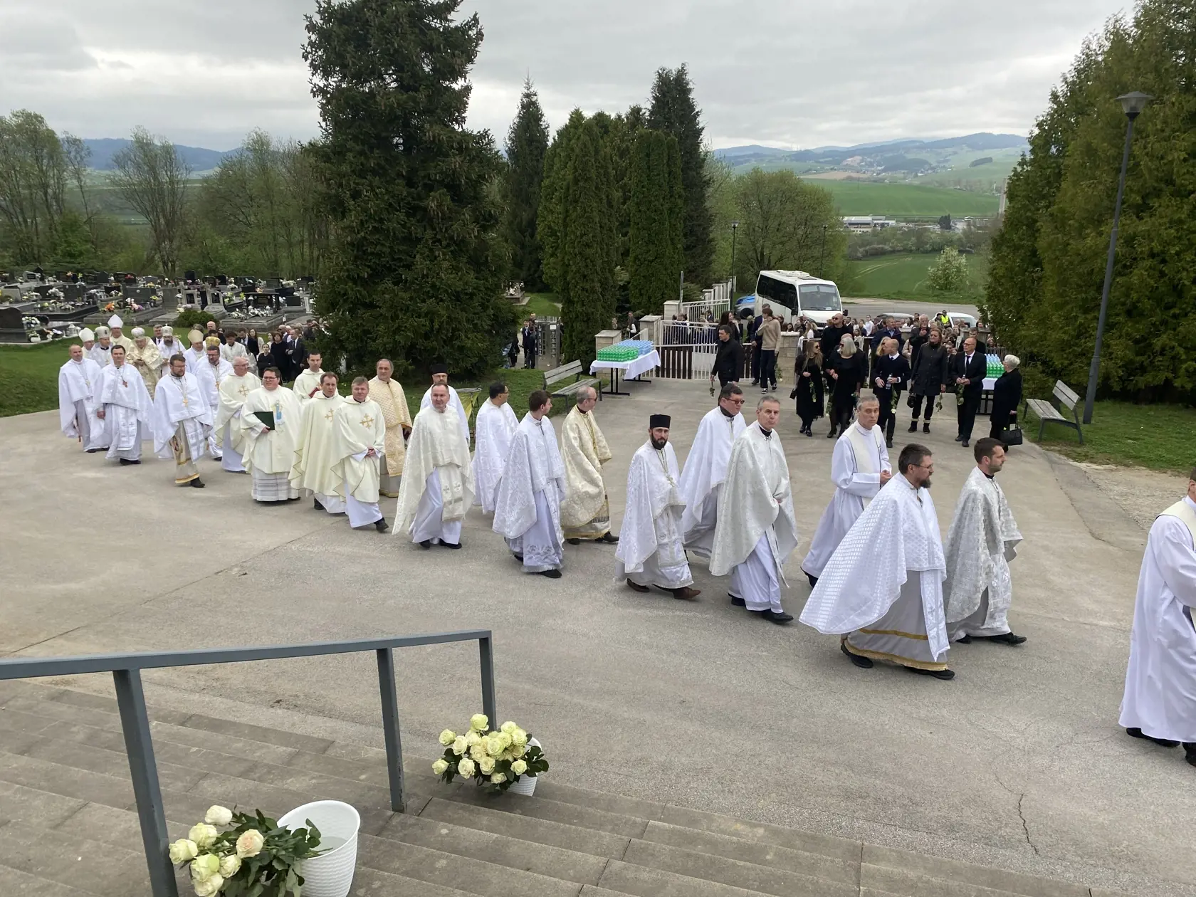 Pohreb troch obetí tragickej havárie pri Spišskej Kapitule v sobotu 6. 4. 2024.