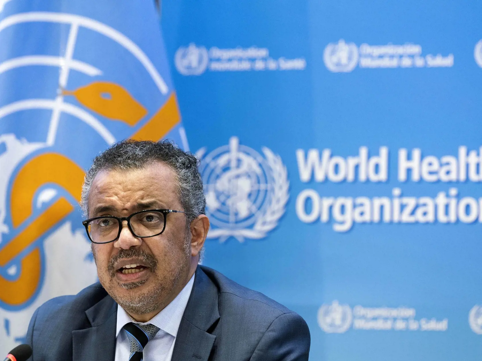 KK17 Ženeva - Na snímke generálny riaditeľ Svetovej zdravotníckej organizácie (WHO) Tedros Adhanom Ghebreyesus hovorí počas tlačovej konefrencie 20. decembra 2021 v Ženeve.  Tedros Adhanom Ghebreyesus v pondelok vyzval celý svet, aby spojil sily a urobil ťažké rozhodnutia potrebné na ukončenie pandémie ochorenia COVID-19 v priebehu budúceho roka. FOTO TASR/AP
Tedros Adhanom Ghebreyesus, Director General of the World Health Organization (WHO), talks to the media regarding the coronavirus COVID-19