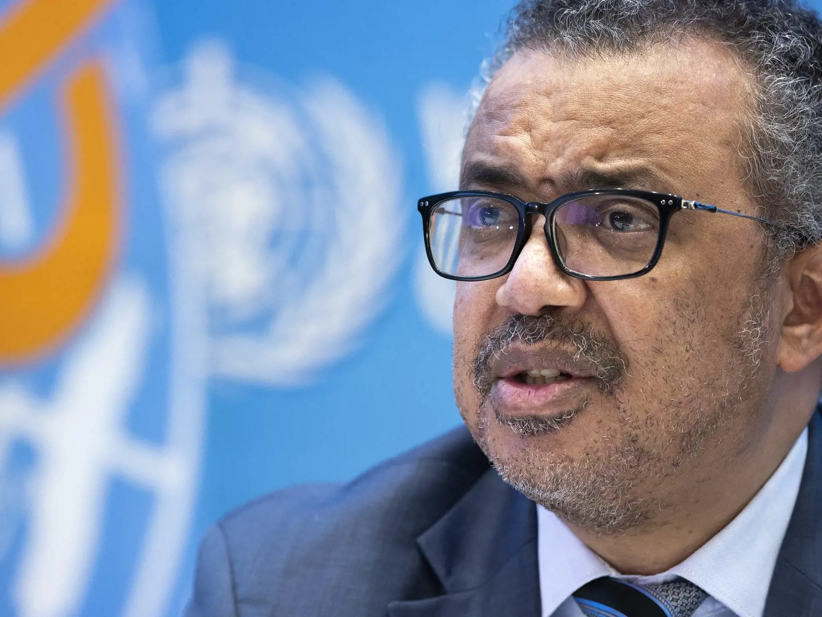 KK18 Ženeva - Na snímke generálny riaditeľ Svetovej zdravotníckej organizácie (WHO) Tedros Adhanom Ghebreyesus hovorí počas tlačovej konefrencie 20. decembra 2021 v Ženeve.  Tedros Adhanom Ghebreyesus v pondelok vyzval celý svet, aby spojil sily a urobil ťažké rozhodnutia potrebné na ukončenie pandémie ochorenia COVID-19 v priebehu budúceho roka. FOTO TASR/AP
Tedros Adhanom Ghebreyesus, Director General of the World Health Organization (WHO), talks to the media regarding the coronavirus COVID-19