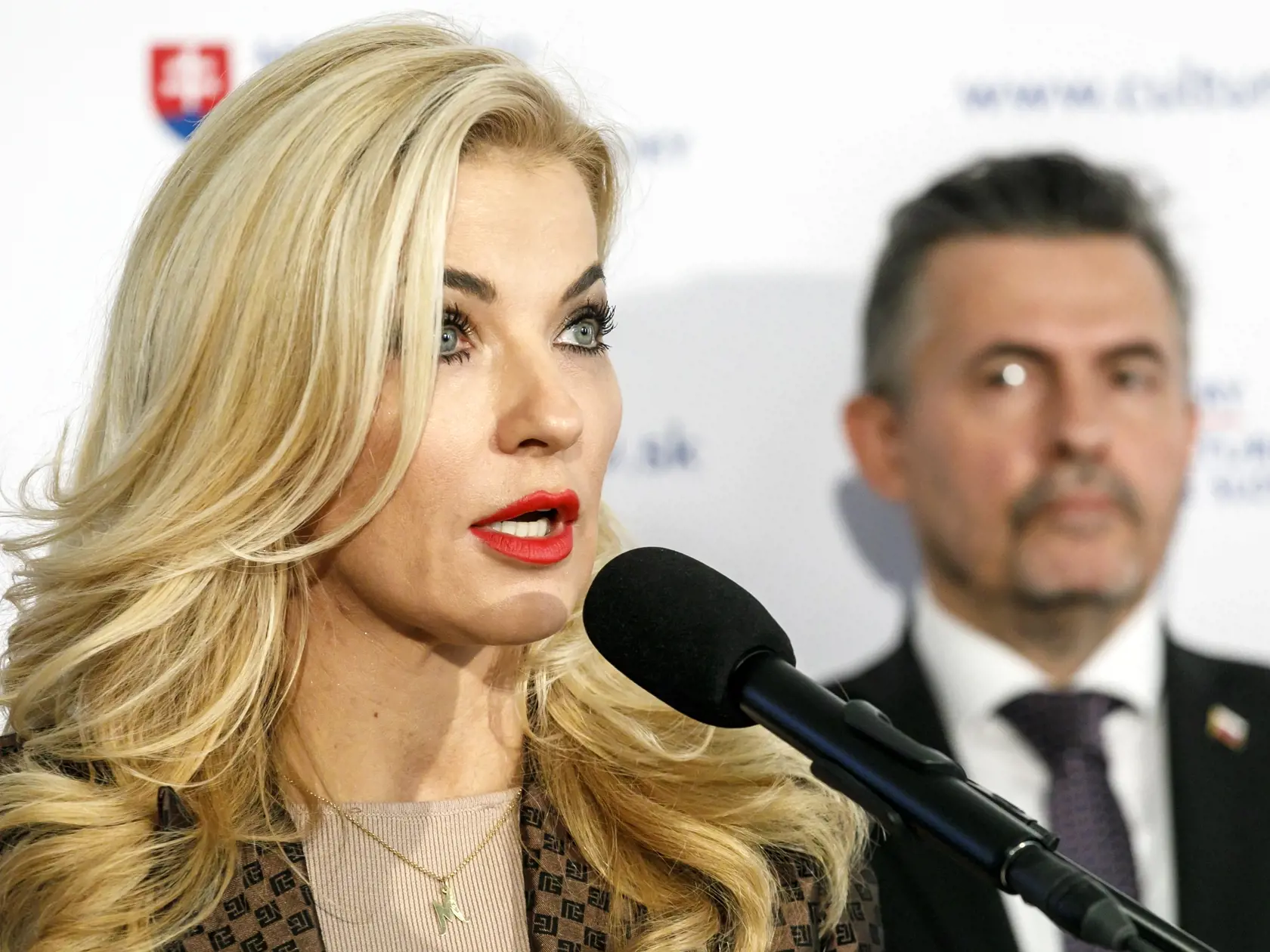 Na snímke ministerka kultúry SR Martina Šimkovičová (nominantka SNS) počas tlačovej konferencie na tému aktuálna situácia v súvislosti so Slovenskou národnou galériou. V Bratislave 17. septembra 2024. FOTO TASR - Dano Veselský