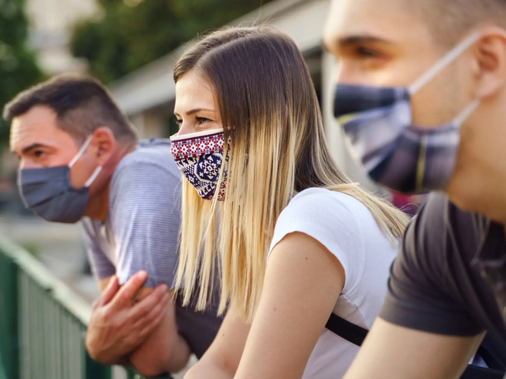 Relatívne najlepšie budú chránení ľudia s hybridnou imunitou a z nich najmä tí, čo sa nakazili až po kompletnom očkovaní mRNA vakcínou.