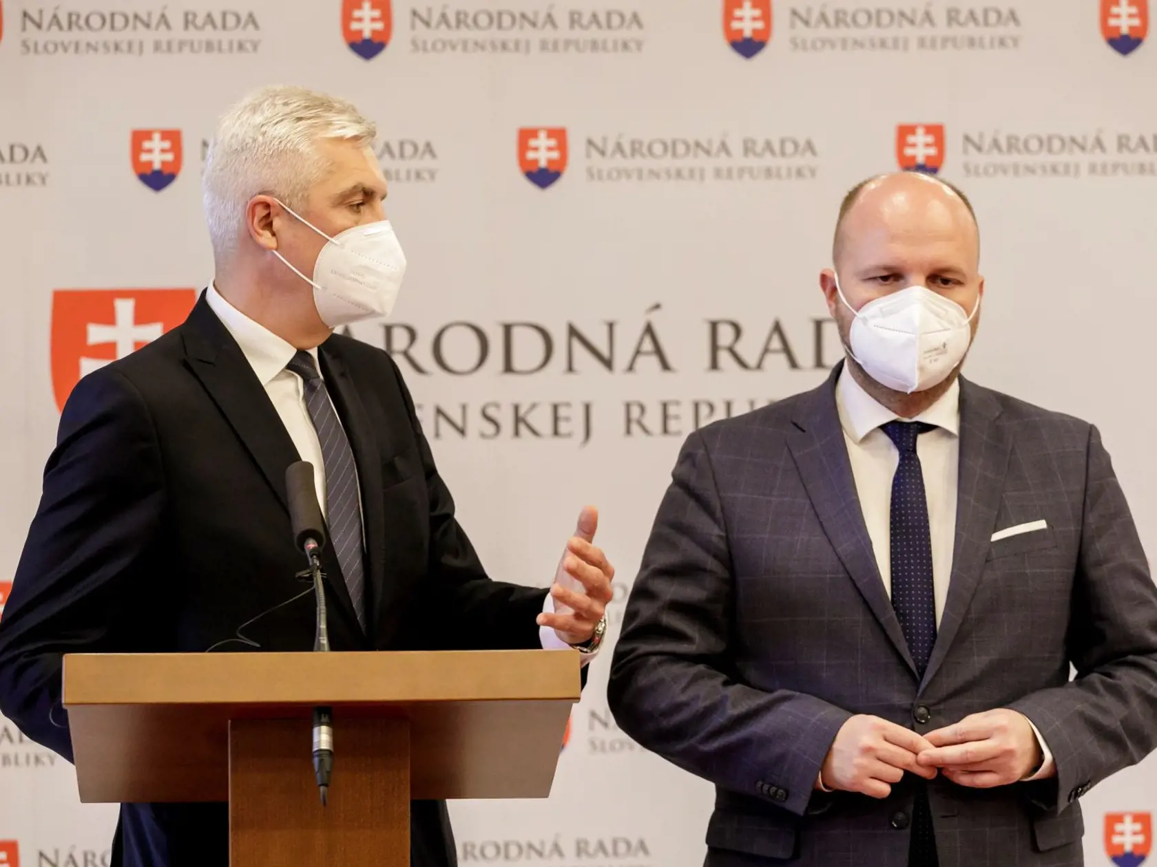 Gyimesi sa pustil aj do ministra zahraničných vecí Ivana Korčoka.