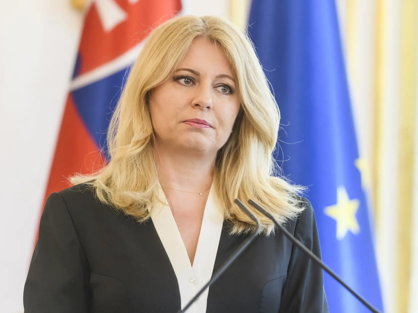 Na snímke prezidentka SR Zuzana Čaputová počas vyhlásenia s novozvoleným prezidentom SR Petrom Pellegrinim (nie je na snímke) k atentátu na premiéra SR Roberta Fica (Smer-SD) v Bratislave 16. mája 2024. FOTO TASR - Jaroslav Novák