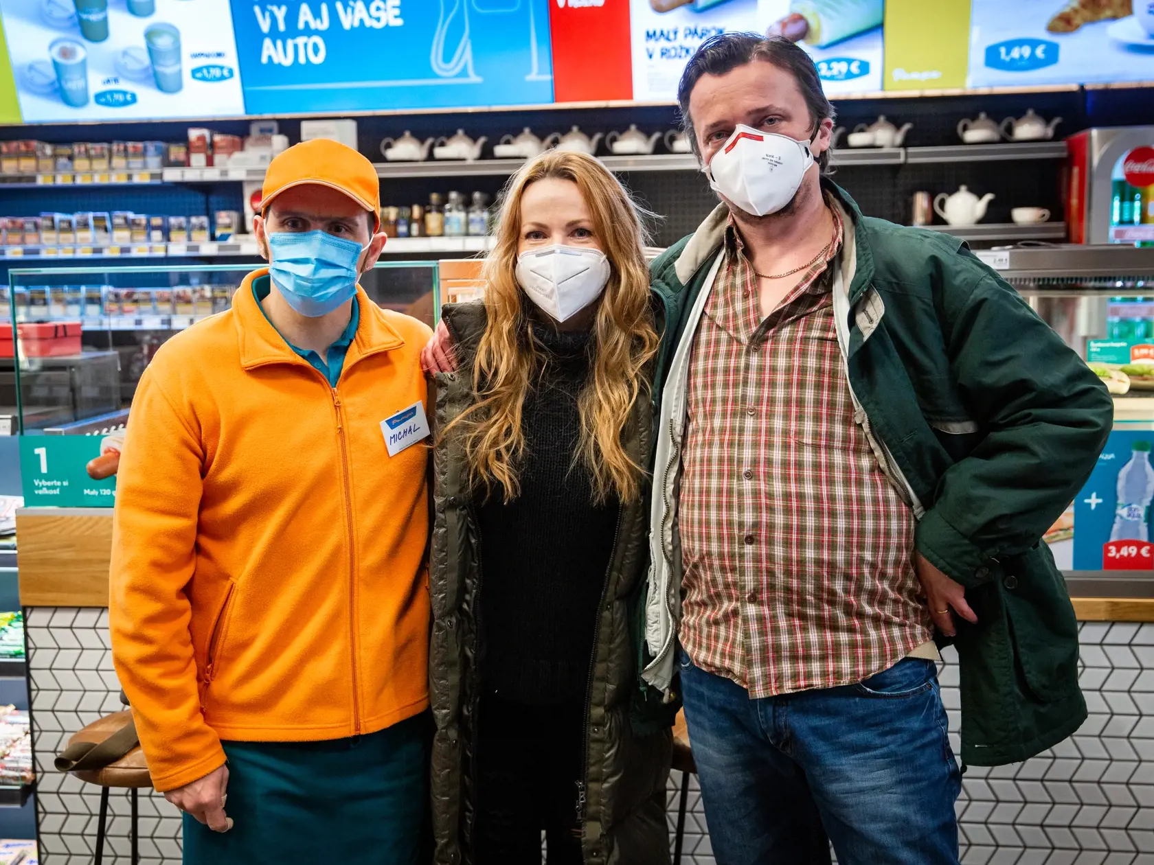 Natáčanie komediálneho seriálu "Pumpa" pri Lozorne. Na snímek Diana Mórová, Michal Kubovčík a Dano Heriban. 