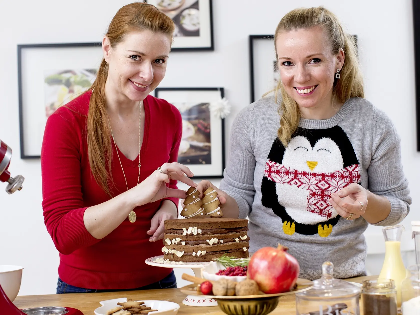Petra Mitringová (vpravo )pre vás pripravuje všetky strany o varení, ale aj strany, ako sa udržať fit a sem-tam vyberá aj celebritné zahraničné pikošky.