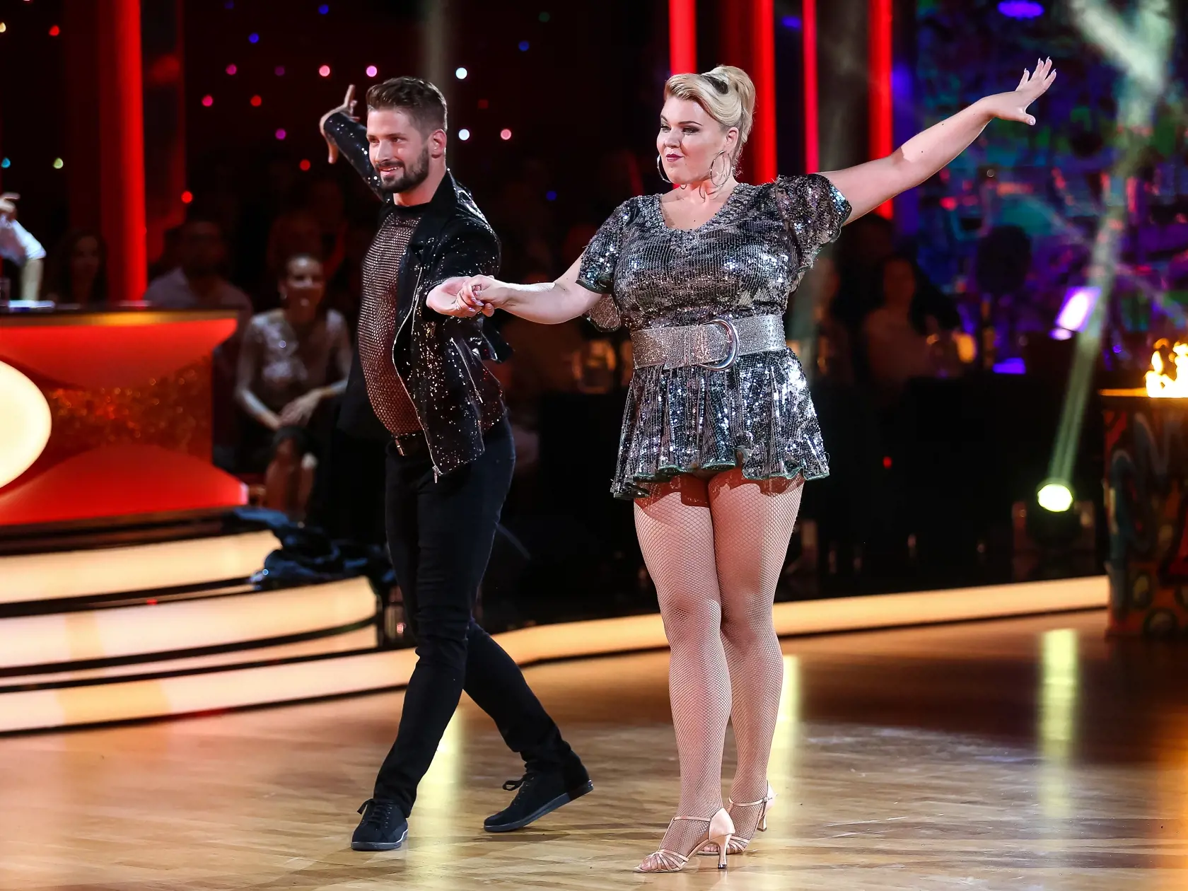 1.kolo tanečnej súťaže celebrít Lets Dance v Bratislavskej Inchebe. Na snímke Eva Kramerová a Lukáš Hojdan