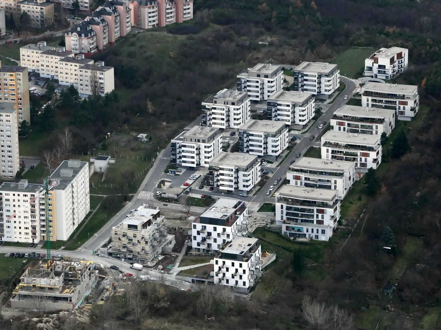 Bratislavský realitný trh sa v lete niesol v znamení zníženej aktivity.