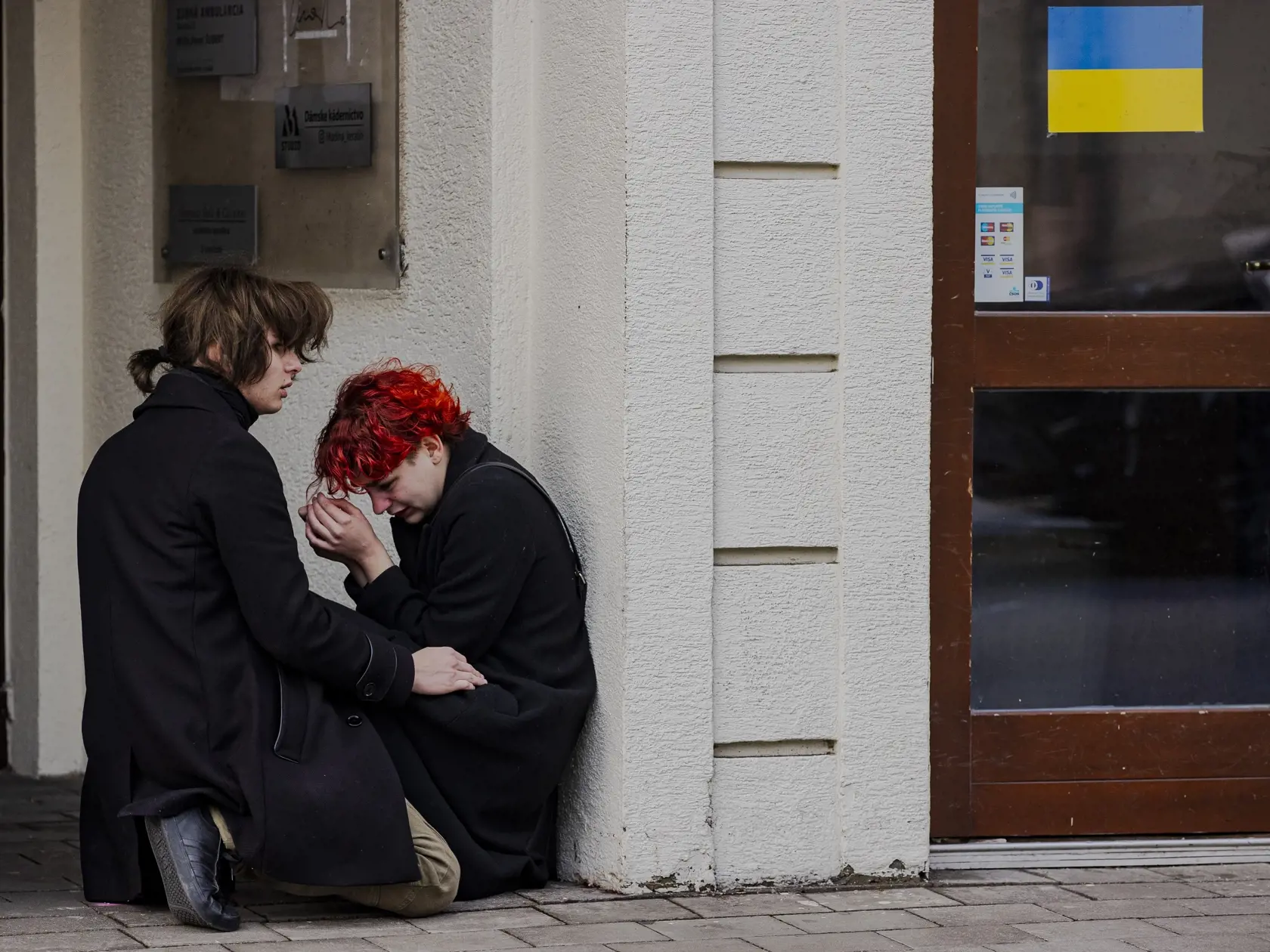 Polícia klasifikovala najskôr útok ako úkladnú vraždu s osobitným motívom - z nenávisti voči ľuďom inej sexuálnej orientácie.