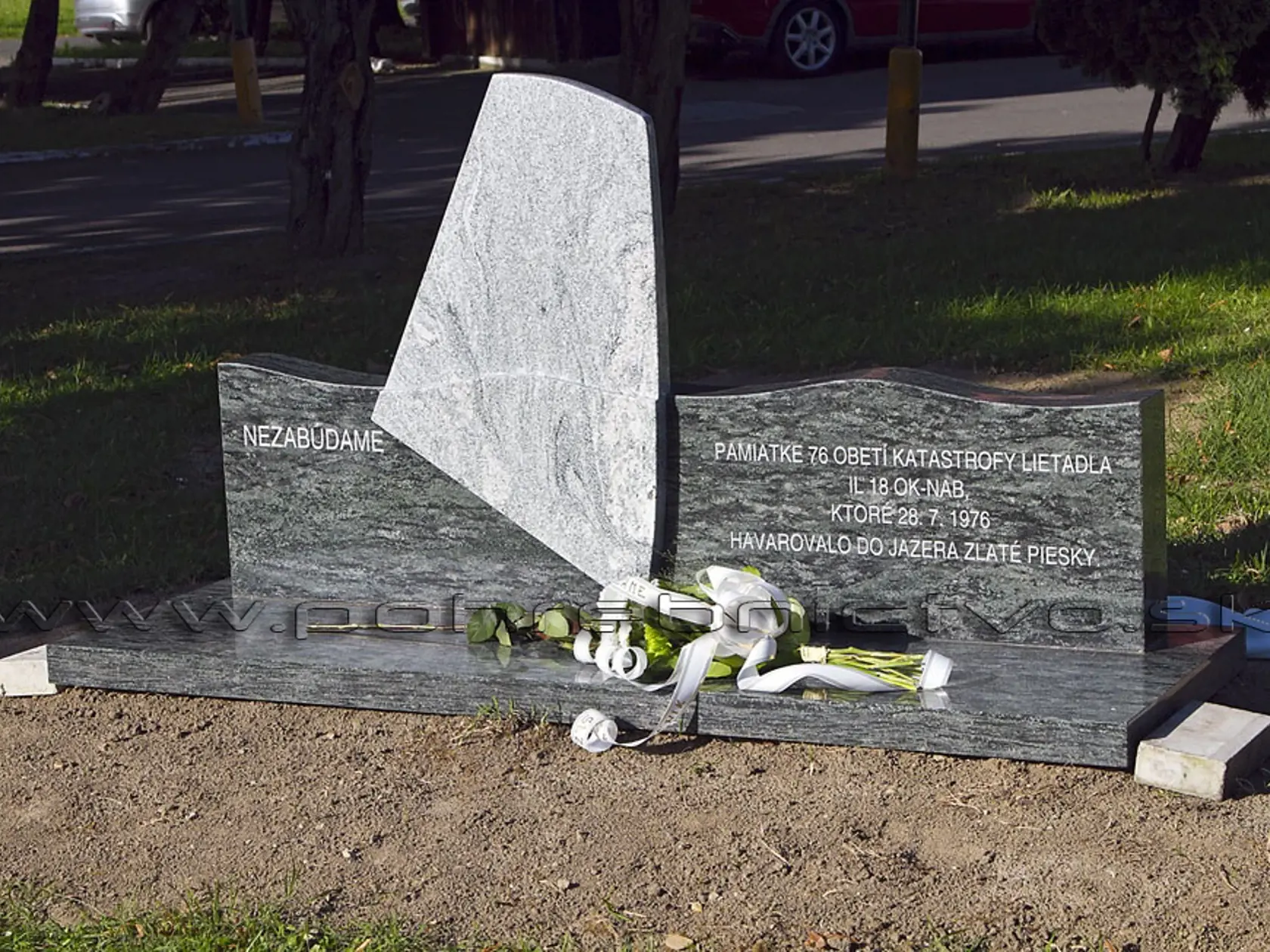 Takmer 45 rokov po páde Iljušina Il-18B sa podarilo dvojici potápačov vytiahnuť ďalšie časti havarovaného lietadla.