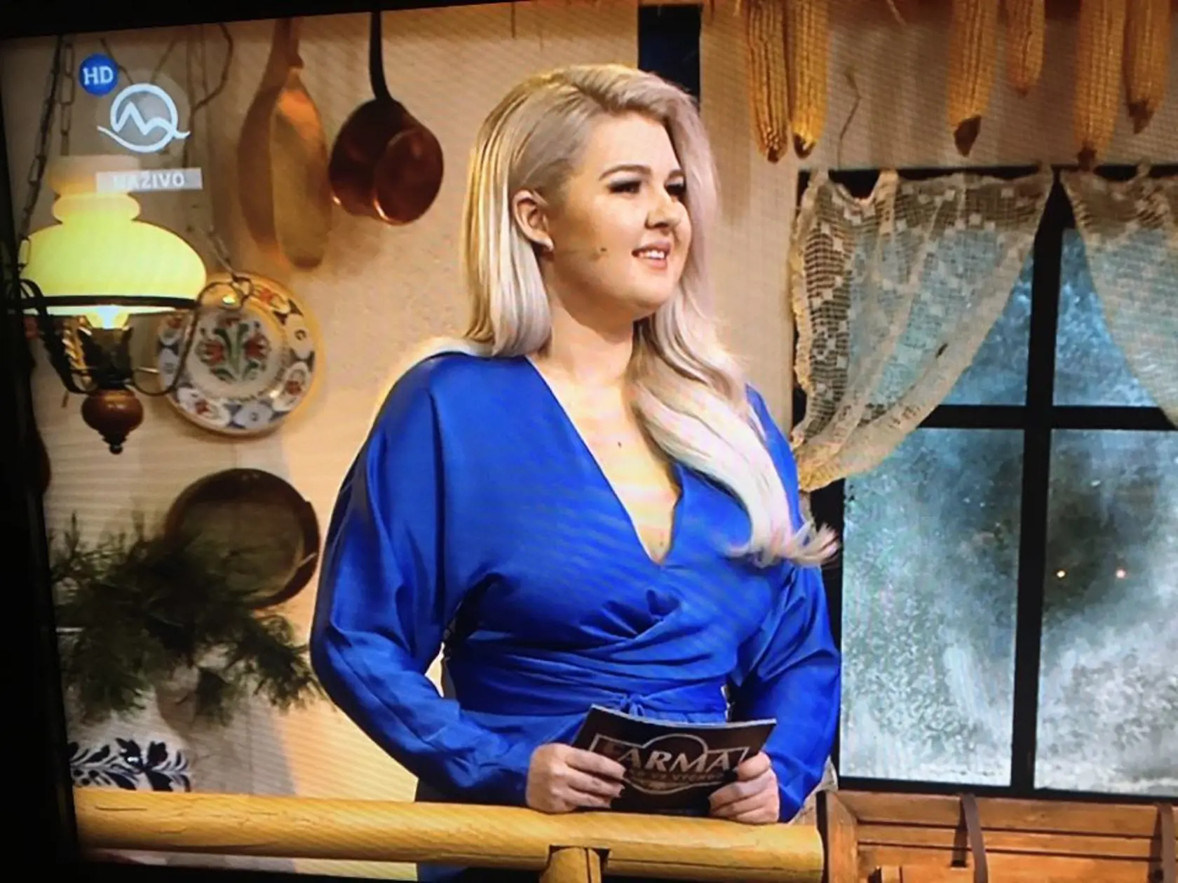 Moderátorka Evelyn.