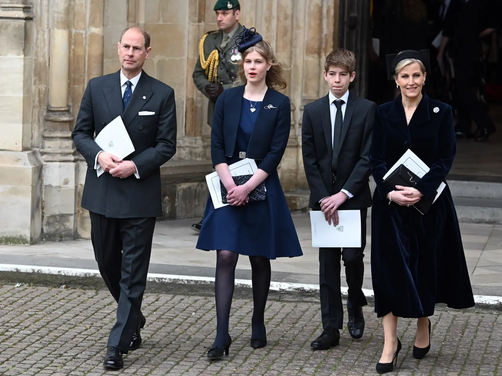 Princ Edward, Louise, James a grófka Sophie 
