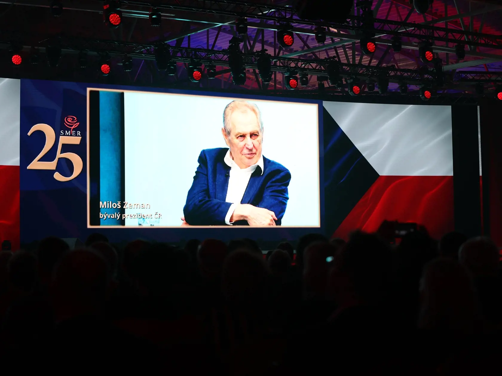 Hosťom sa cez video prihovoril aj bývalý prezident Česka Miloš Zeman.