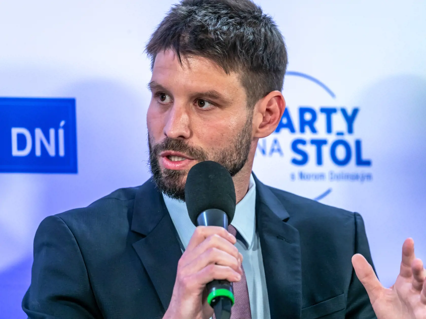 Na snímke Michal Šimečka počas politickej diskusie pred parlamentnými voľbami 2023. 
