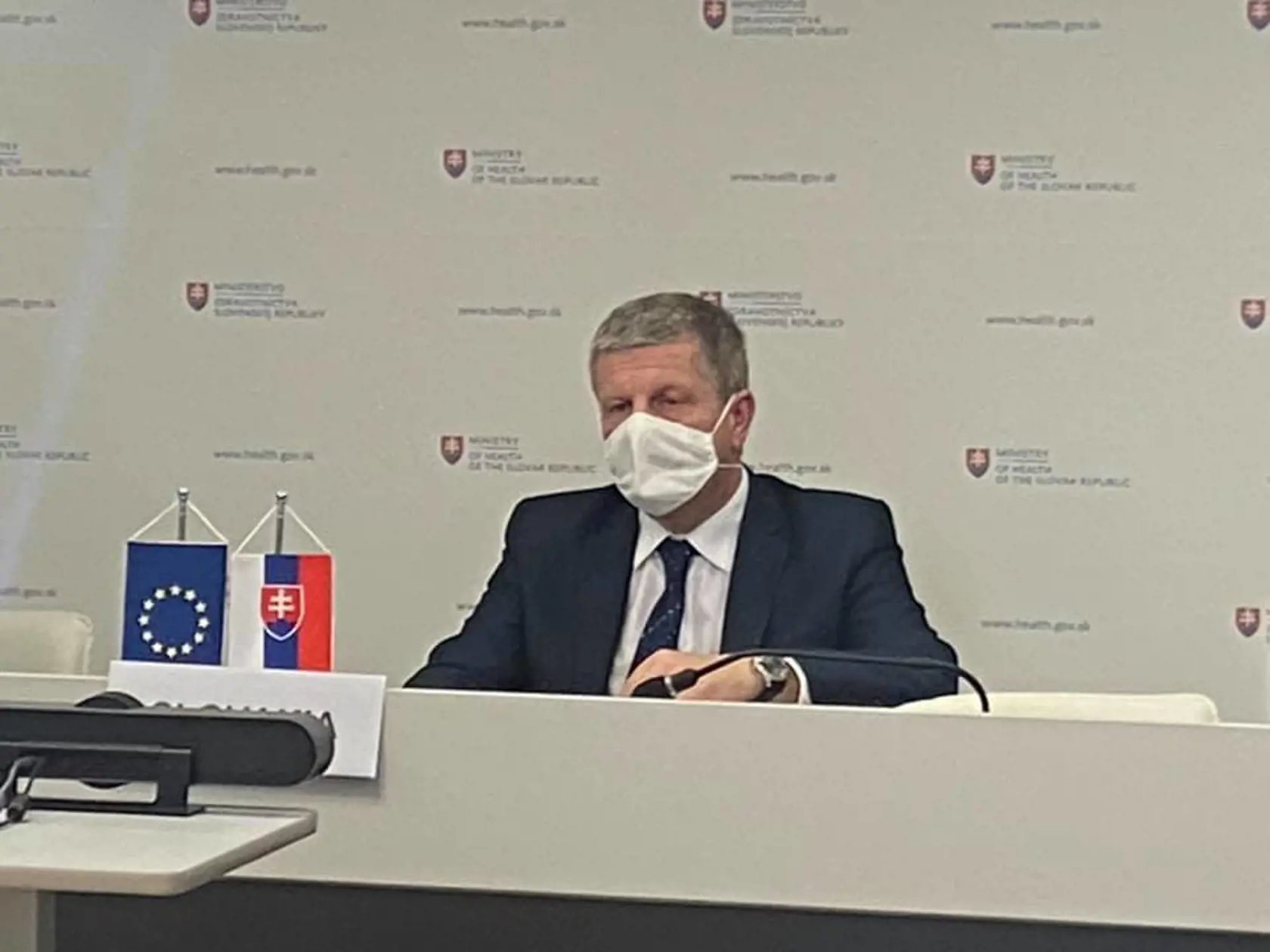 Na snímke je minister zdravotníctva SR Vladimír Lengvarský (nominant OĽaNO) počas tlačovej konferencie.