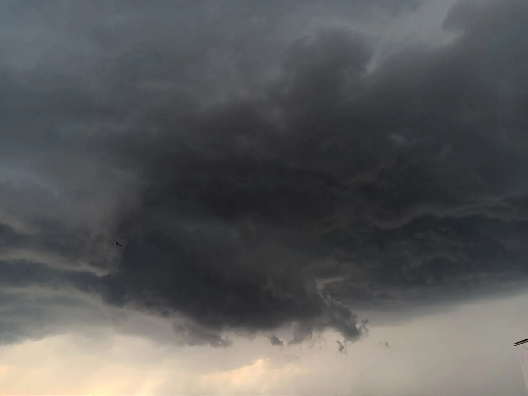 Čaká nás poriadna pohroma. Meteorológovia varujú pred krúpami.